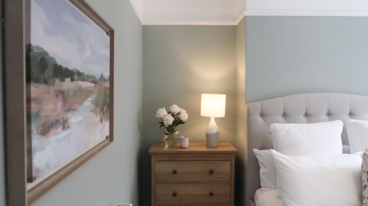 Luxury Living Outside The City Walls - Sleeps Six! Честър Екстериор снимка