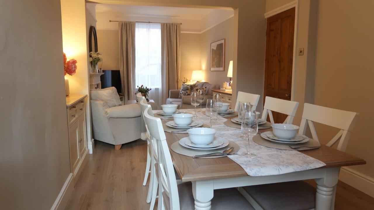 Luxury Living Outside The City Walls - Sleeps Six! Честър Екстериор снимка